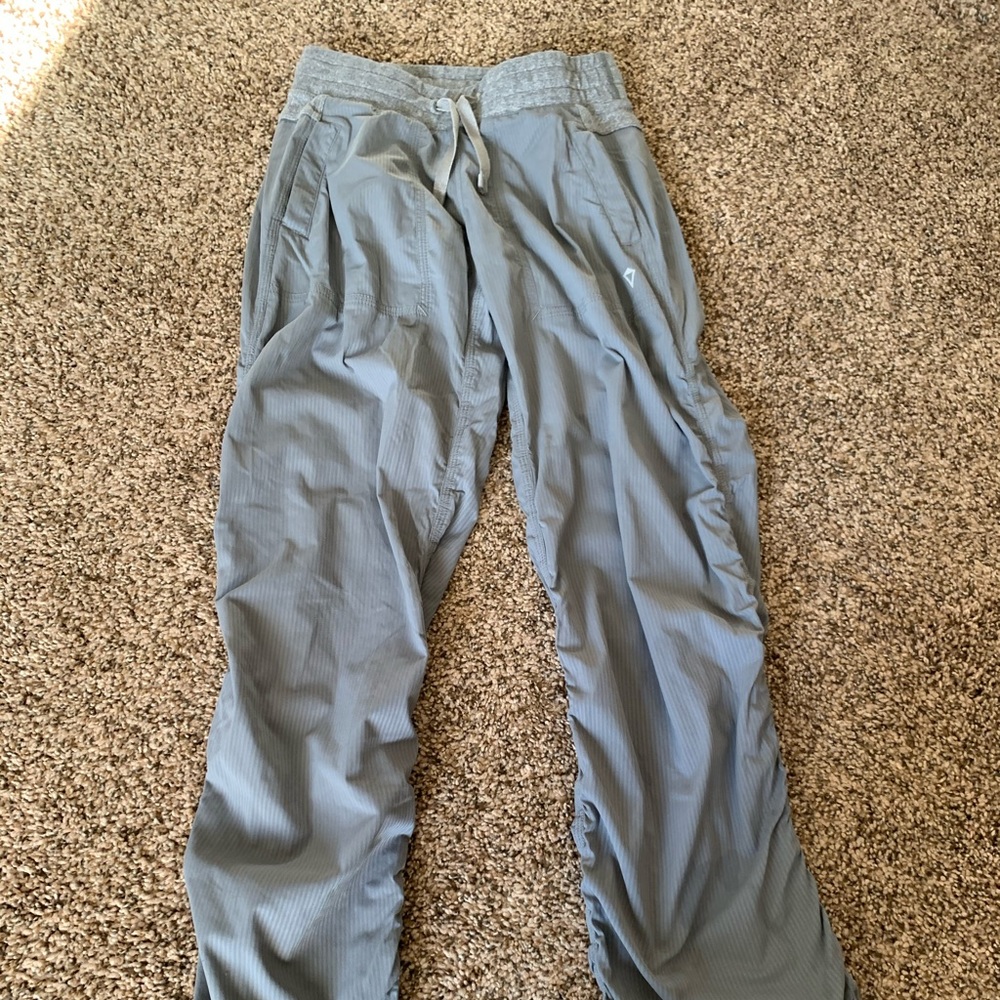 Ivivva pants